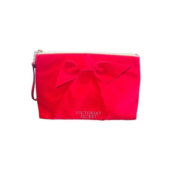 VICTORIA’S SECRET Red Velvety Make-Up Bag Red Velvety Bow clutch Christmas - Picture 1 of 4